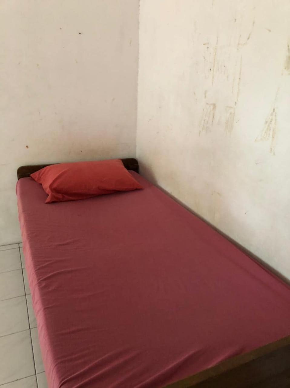 Oyo 90482 Rumah Oma Syariah Kupang  Экстерьер фото