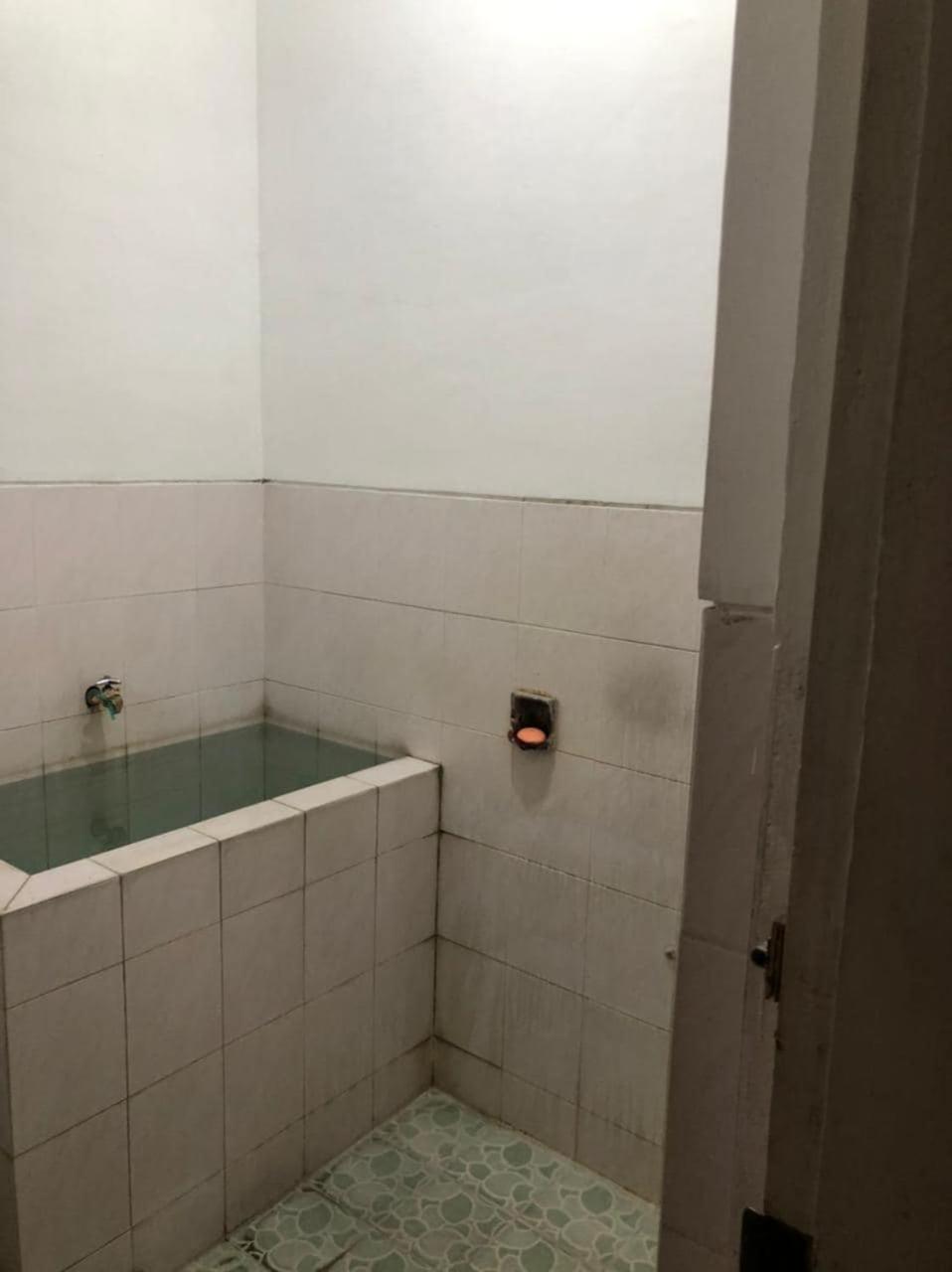 Oyo 90482 Rumah Oma Syariah Kupang  Экстерьер фото