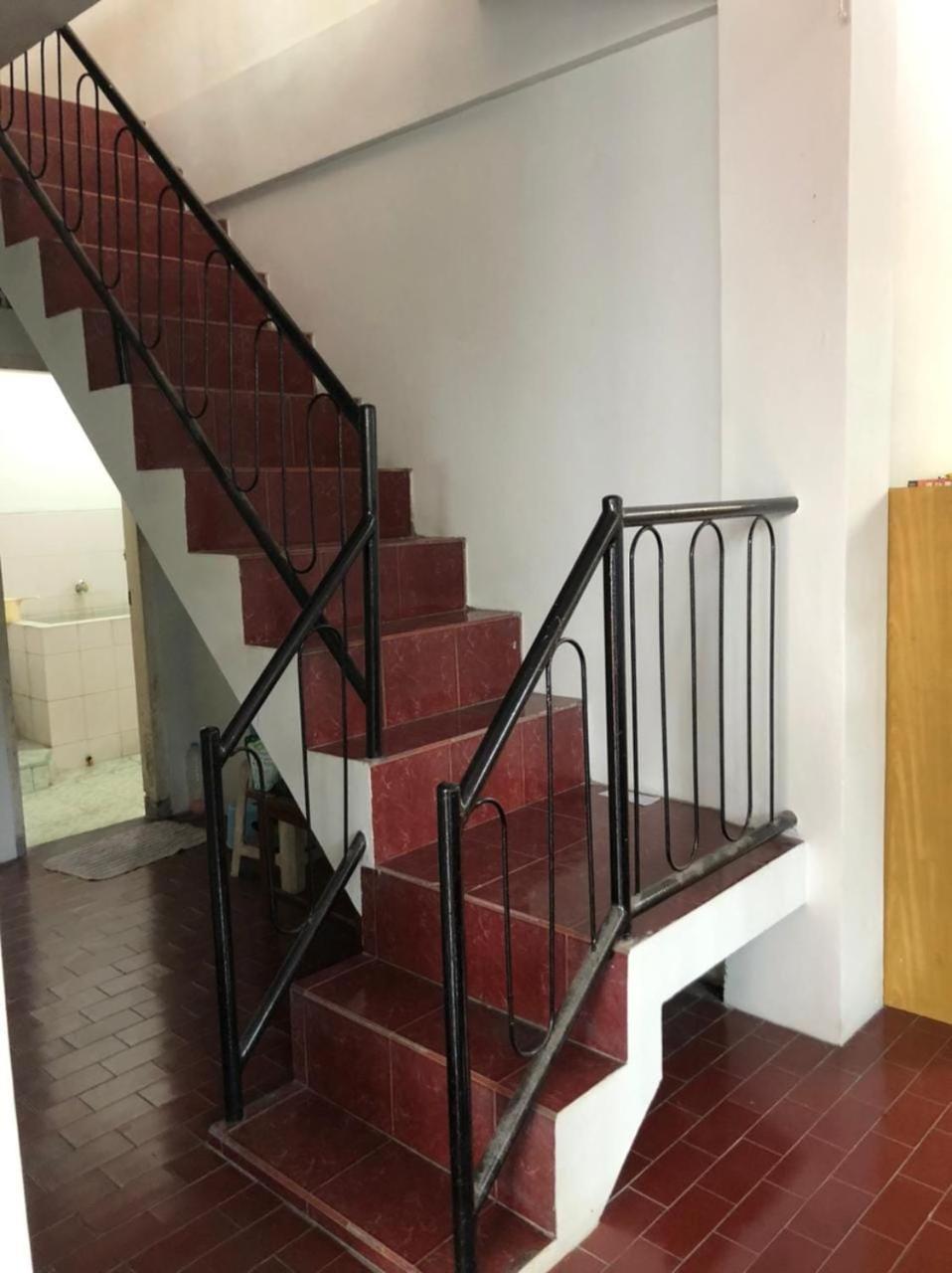 Oyo 90482 Rumah Oma Syariah Kupang  Экстерьер фото